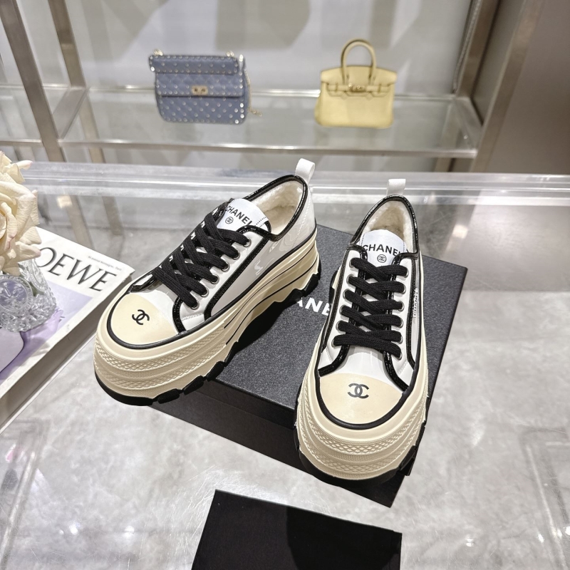 Ch**el sport shoes